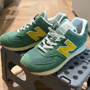 Women’s New Balance 574s